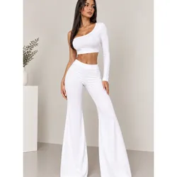 Conjunto de pantaloneta y top de una manga color blanco