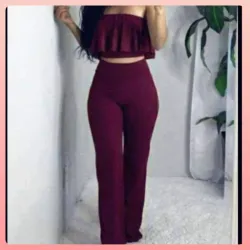 Conjunto de pantaloneta y top de volantes color rojo uva