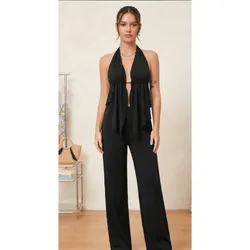 Conjunto de pantaloneta y top estilo bikini de vuelos inferiores color negro