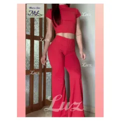 Conjunto de pantaloneta y top estilo pulover color rojo