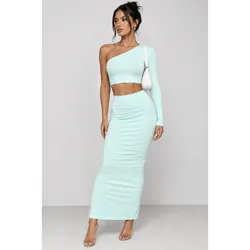 Conjunto de saya tubular larga y top de una manga larga color verde menta