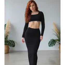 Conjunto de saya tubular larga y top manga larga color negro
