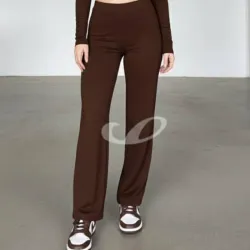 Pantaloneta color carmelita oscuro