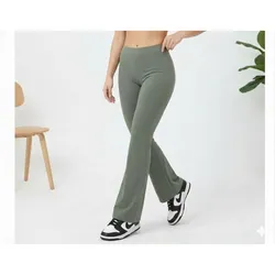 Pantaloneta color verde grisáceo