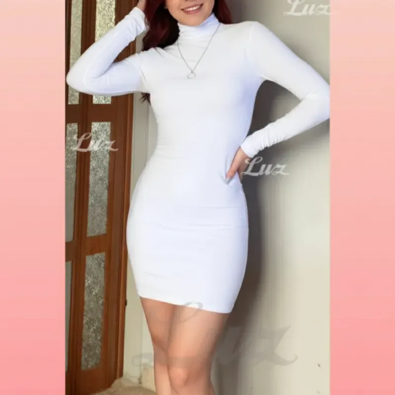Vestido Tubular Corto De Mangas Largas Y Cuello Tortuga Color Blanco 