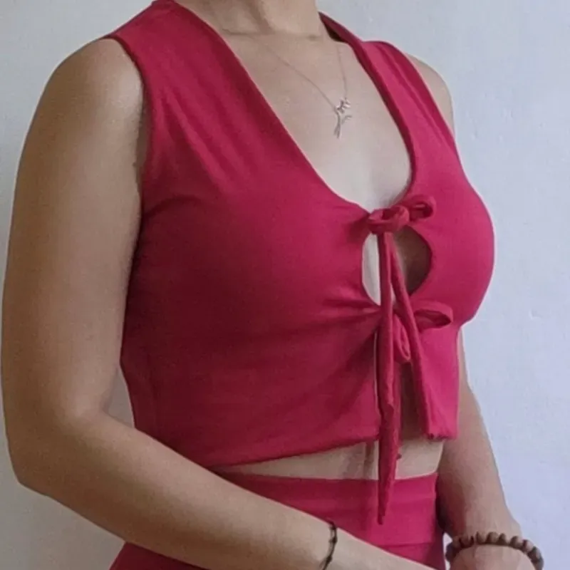 CAMISETA C/LAZOS ROJO