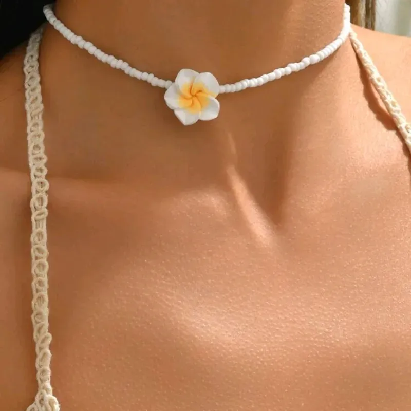COLLAR FLOR BLANCA