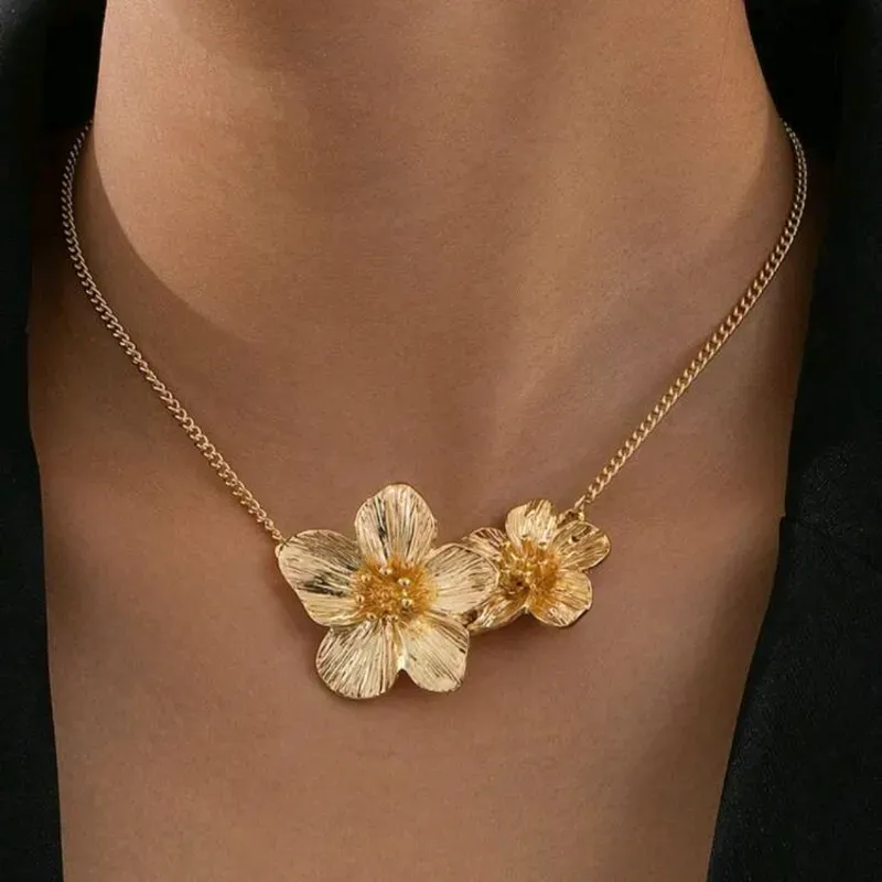 COLLAR FLORES