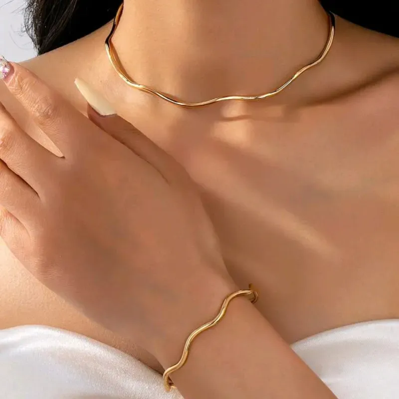 COLLAR/PULSO PLATEADO