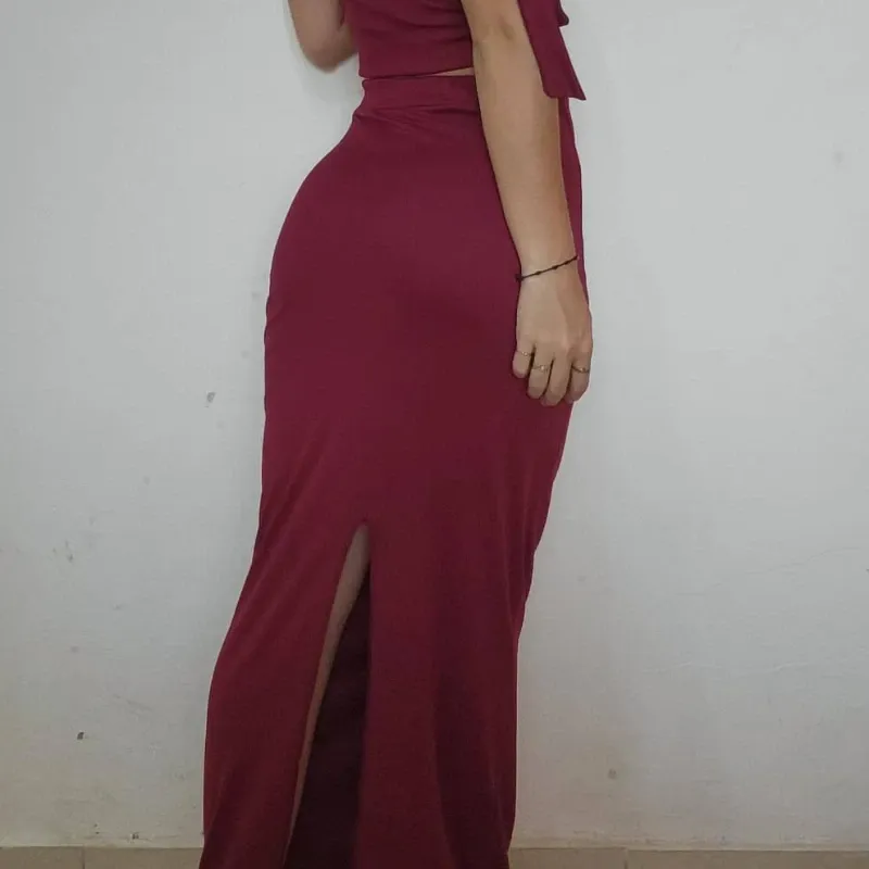 FALDA C/ ABERT TRASERA ROJA