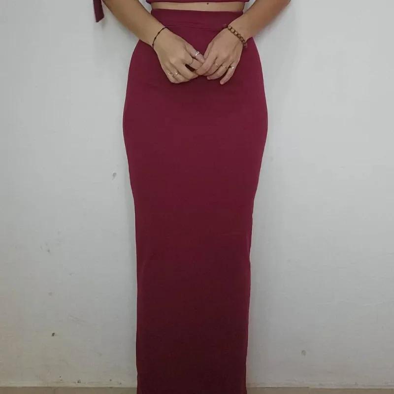 FALDA C/ ABERT TRASERA ROJA