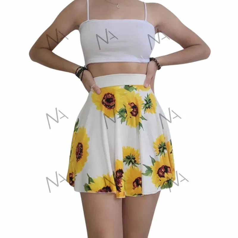 FALDA CIRCULAR DE GIRASOLES/TOP SENCILLO BLANCO