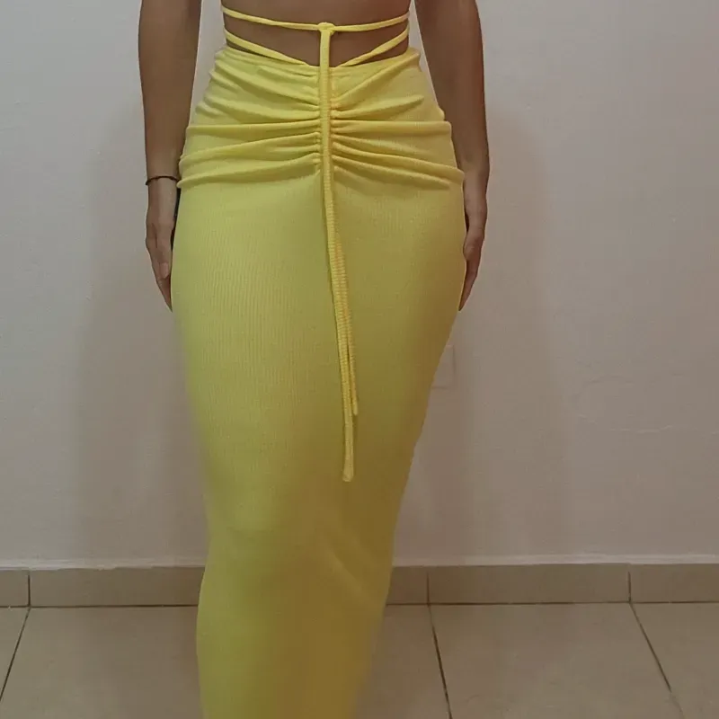 FALDA CORRUGADA AMARILLA
