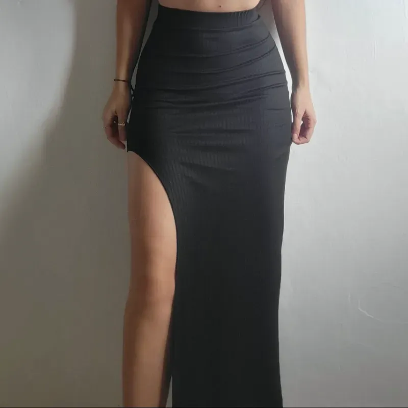 FALDA LARGA C/ABERT NEGRA