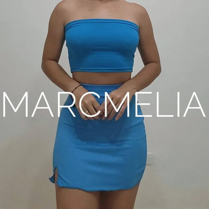 FALDA MINI AZUL / CROP TOP AZUL