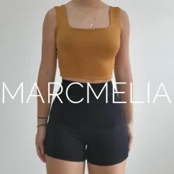 LICRA NEGRA/CAMISETA ESCOTE ⬛ MOSTAZA