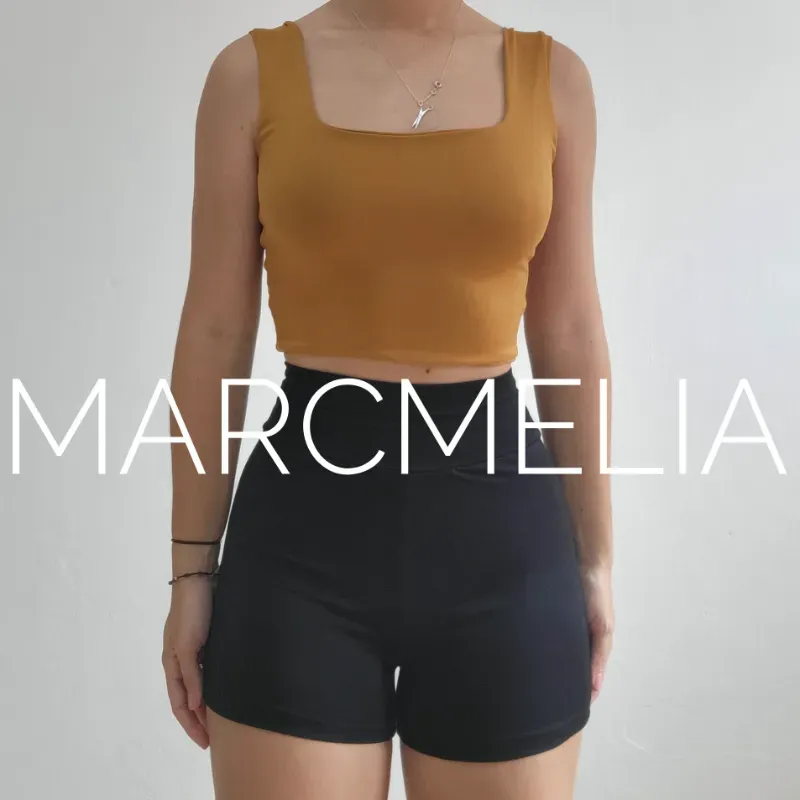 LICRA NEGRA/CAMISETA ESCOTE ⬛ MOSTAZA