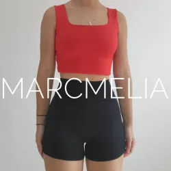 LICRA NEGRA/ CAMISETA ESCOTE ⬛ ROJA