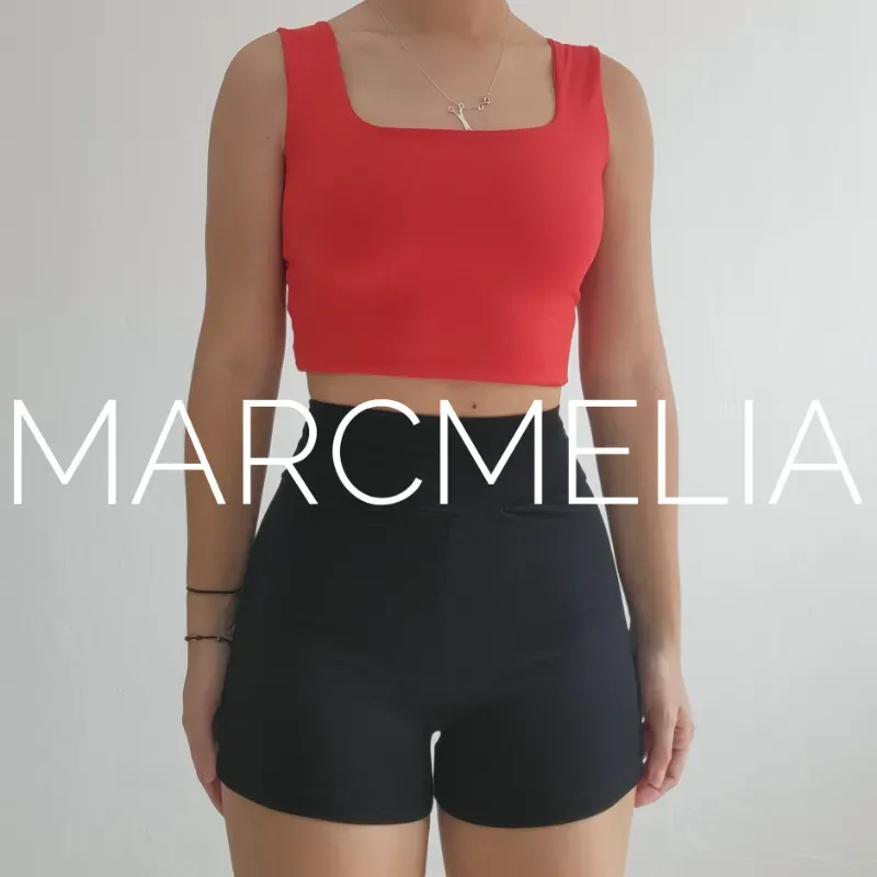 LICRA NEGRA/ CAMISETA ESCOTE ⬛ ROJA