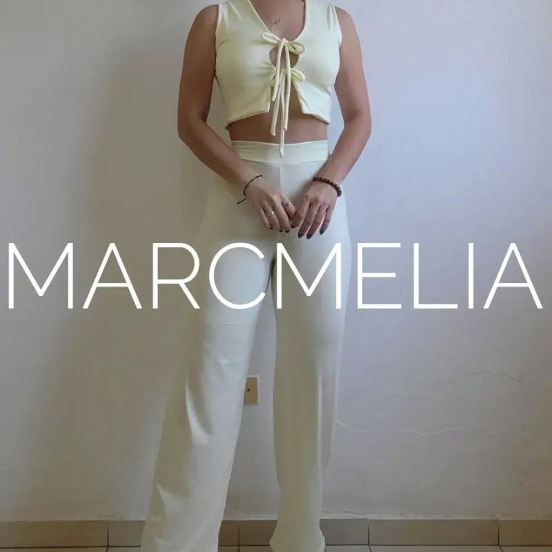 PANTALÓN ANCHO/CAMISETA C/LAZOS AMARILLO