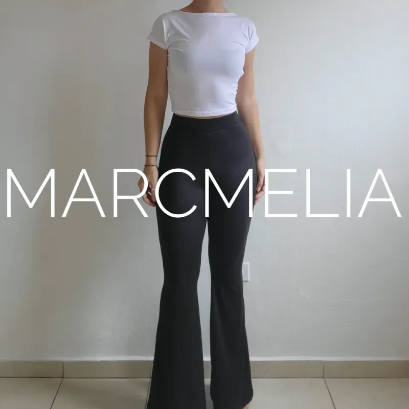 PANTALÓN CAMPANA NEGRO/TOP MOON BLANCO