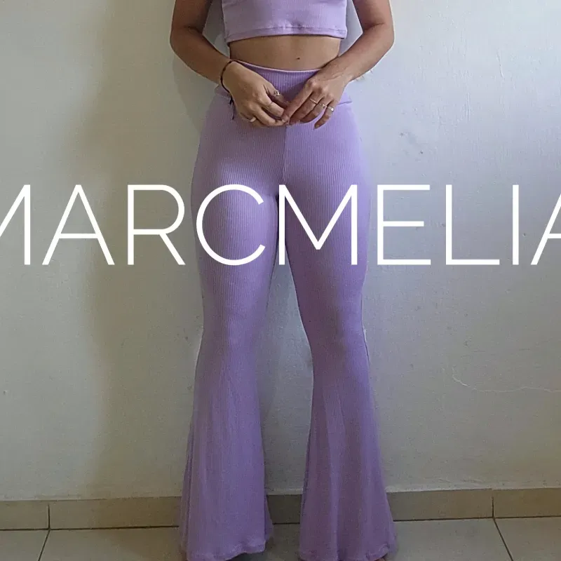 PANTALÓN CAMPANA POMPOSO LILA