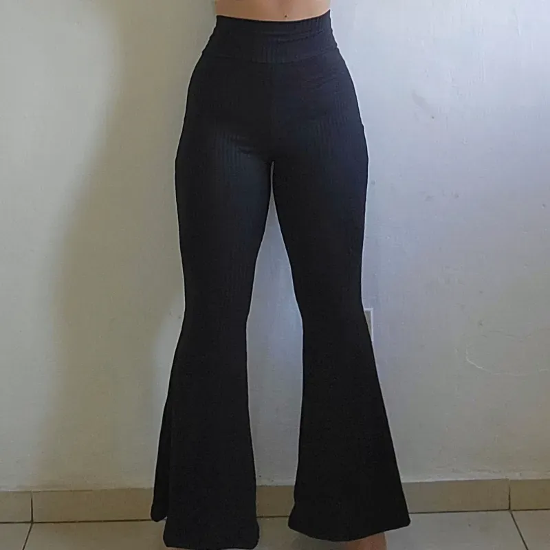 PANTALÓN CAMPANA POMPOSO NEGRO