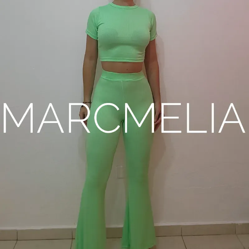 PANTALÓN CAMPANA/PULOVITO VERDE