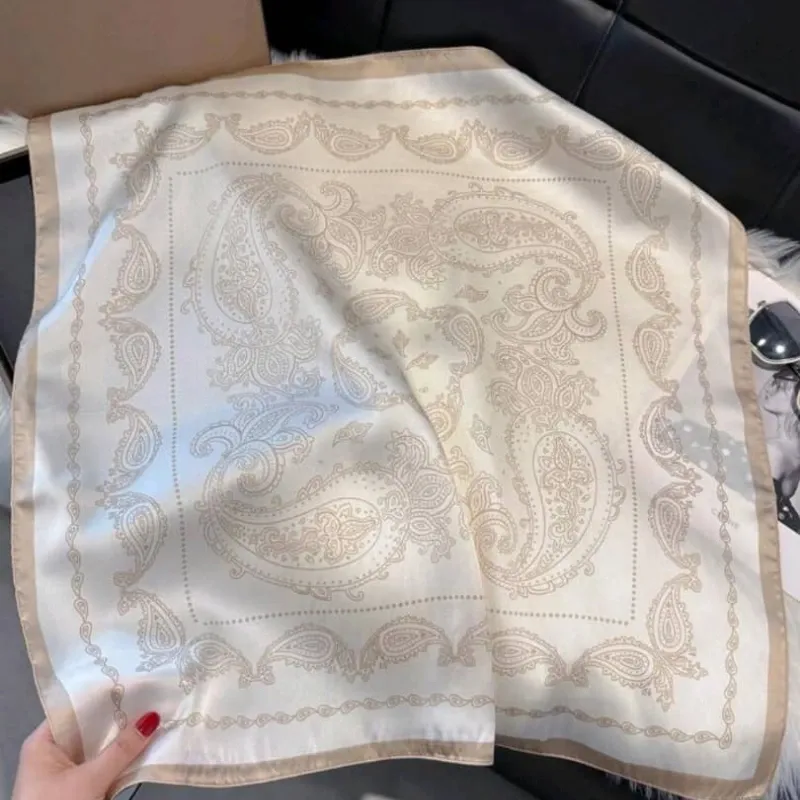 PAÑUELO 04