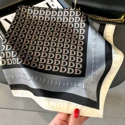 PAÑUELO 05