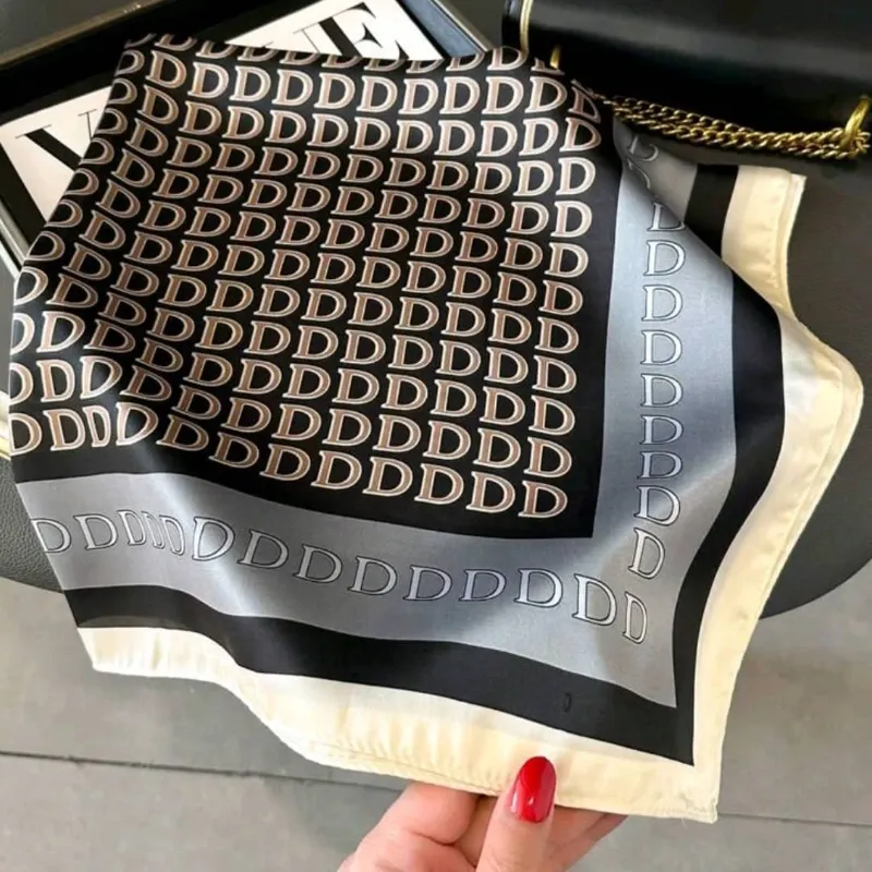 PAÑUELO 05