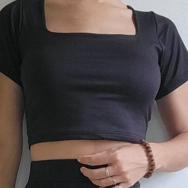 PULOVER ESCOTE CUADRADO (ENCARGO) 