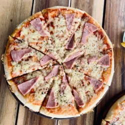 Pizza de Jamón Ahumado