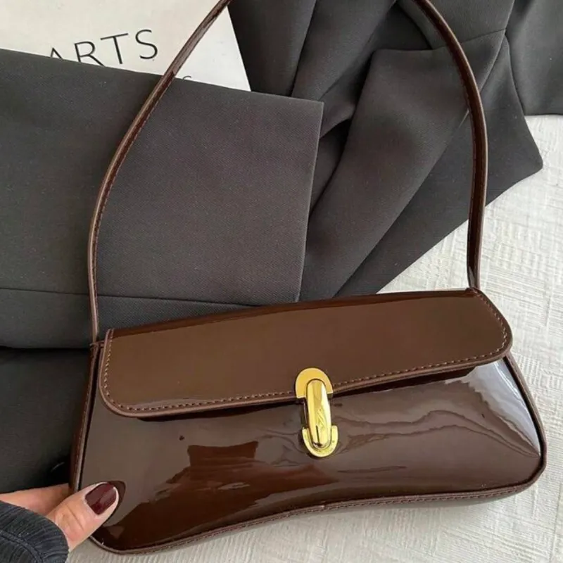 Bolso marrón 010