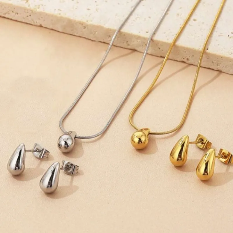 Juego de cadena y pendientes de gota 💧 