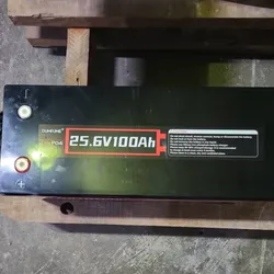 Batería 25.6 V/100 A