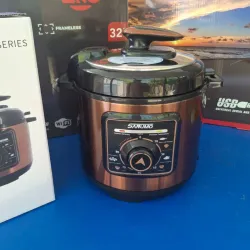 Olla reina marca Sanumo de 4L y 90 minutos