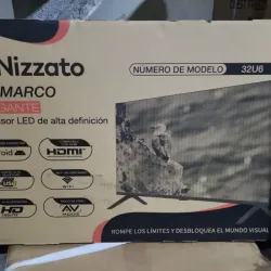 Smart TV Nizzato de 32 " con cajita interna