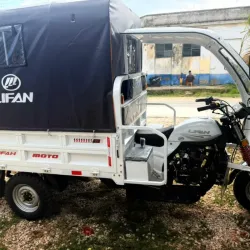 Triciclo con máquina Lifan 250