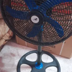 Ventilador de pedestal Unisuki 18"