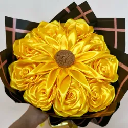 Ramo de 9 Rosas + Girasol