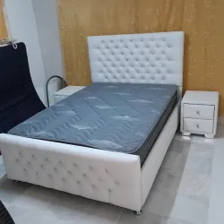 Cama capitoneada