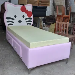 Cama hello quitty