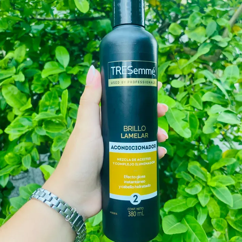 Acondicionador TRESemmé super hidratante 
