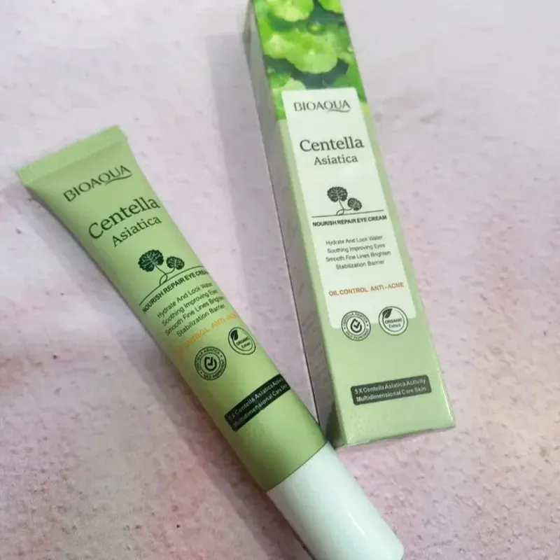 Contorno de ojos de centella asiática 