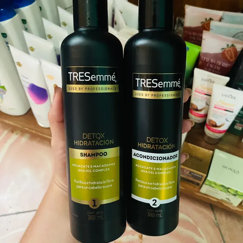 Kit Shampoo + Acondicionador TRESemme