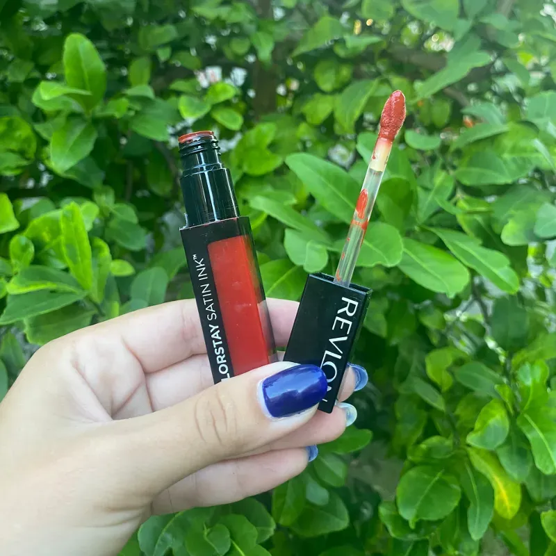 Labial mate REVLON rojo