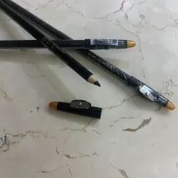 Lapiz negro de ojos