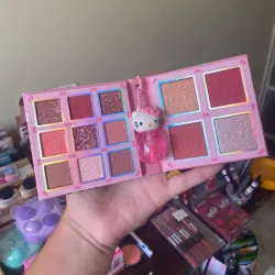 Paleta 4 en 1 HELLO KITTY