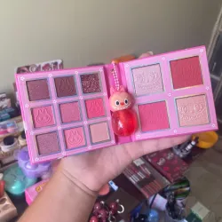 Paleta 4 en 1 LABUBU